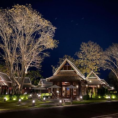 Hotel Ruean Racha Chiang Mai Zewnętrze zdjęcie