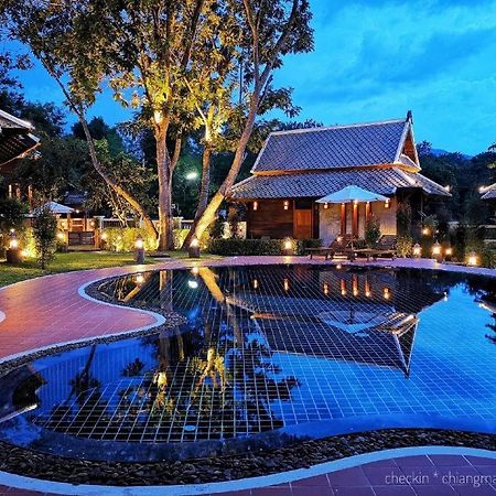 Hotel Ruean Racha Chiang Mai Zewnętrze zdjęcie