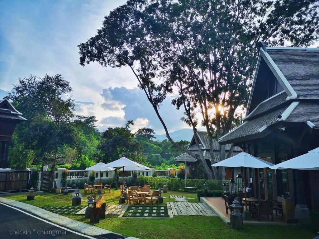 Hotel Ruean Racha Chiang Mai Zewnętrze zdjęcie
