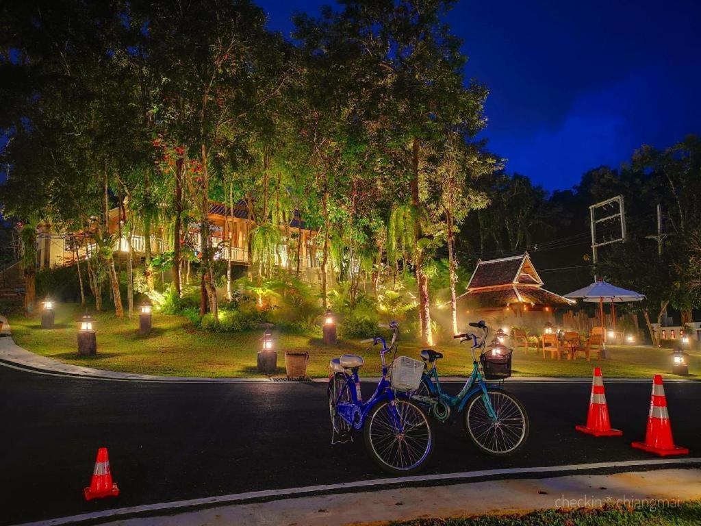 Hotel Ruean Racha Chiang Mai Zewnętrze zdjęcie
