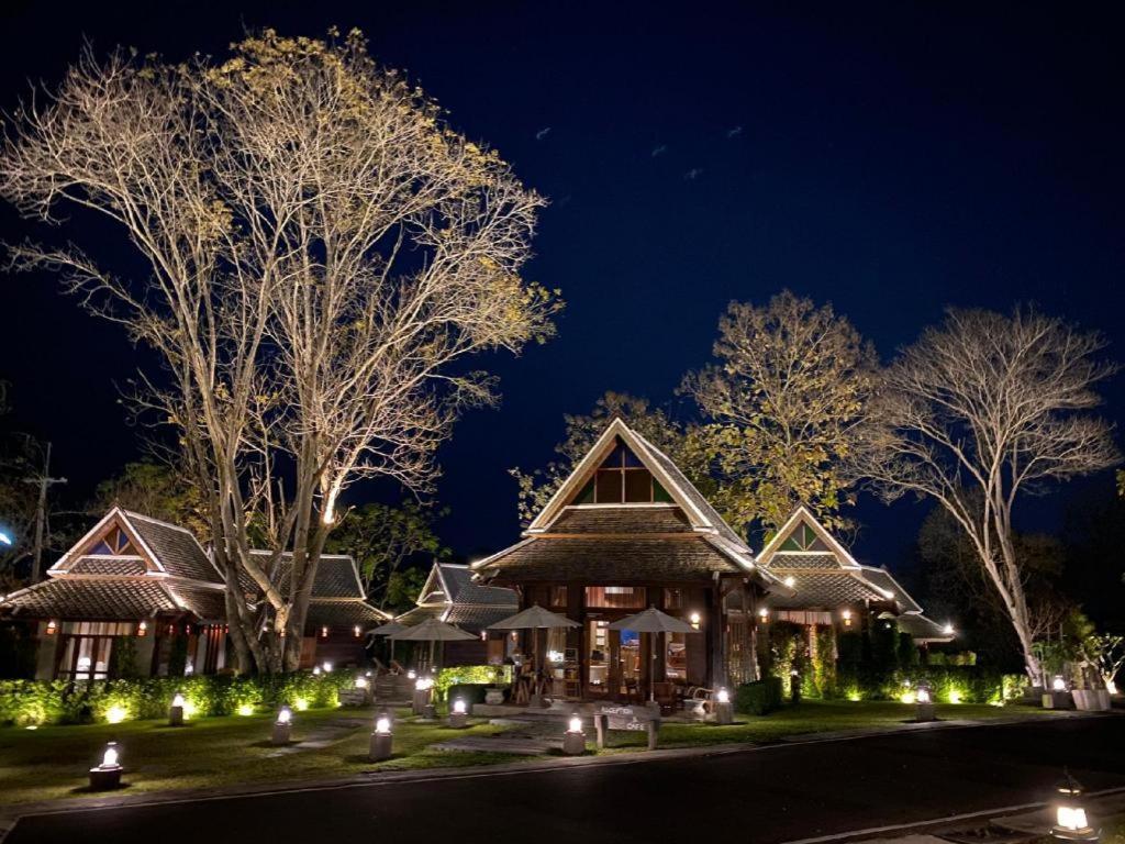 Hotel Ruean Racha Chiang Mai Zewnętrze zdjęcie