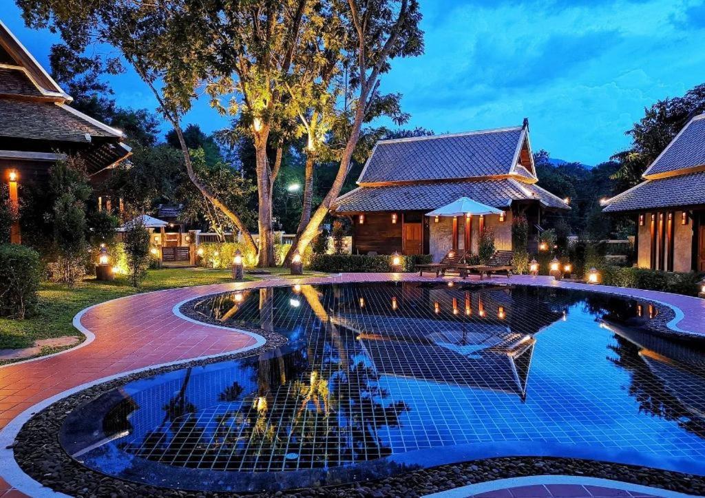 Hotel Ruean Racha Chiang Mai Zewnętrze zdjęcie