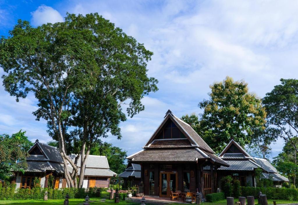 Hotel Ruean Racha Chiang Mai Zewnętrze zdjęcie