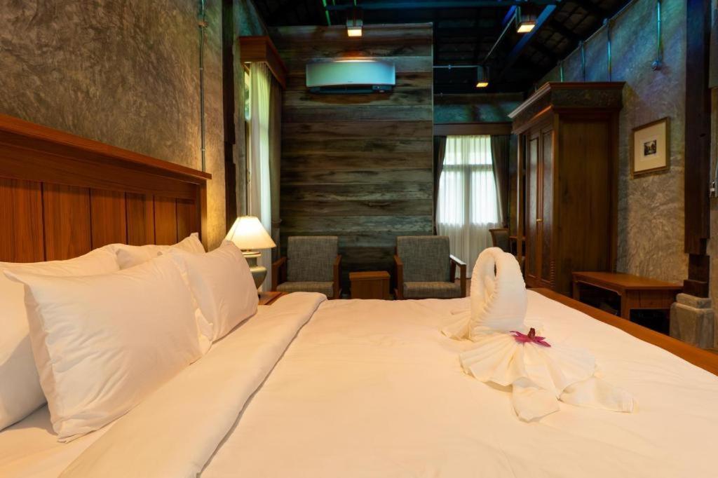 Hotel Ruean Racha Chiang Mai Zewnętrze zdjęcie