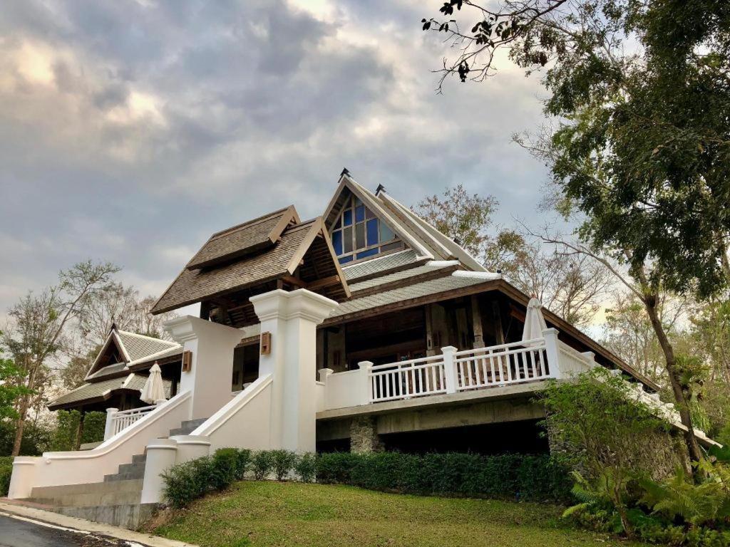 Hotel Ruean Racha Chiang Mai Zewnętrze zdjęcie