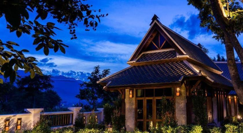 Hotel Ruean Racha Chiang Mai Zewnętrze zdjęcie