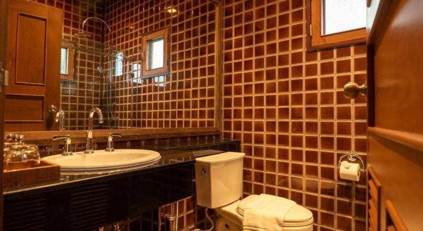 Hotel Ruean Racha Chiang Mai Zewnętrze zdjęcie
