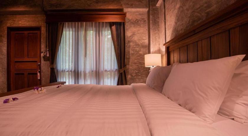 Hotel Ruean Racha Chiang Mai Zewnętrze zdjęcie