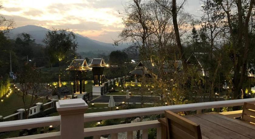 Hotel Ruean Racha Chiang Mai Zewnętrze zdjęcie
