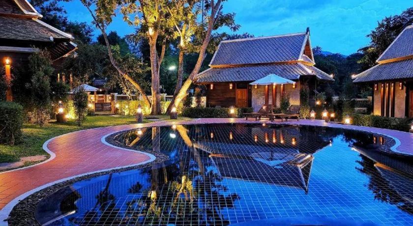 Hotel Ruean Racha Chiang Mai Zewnętrze zdjęcie