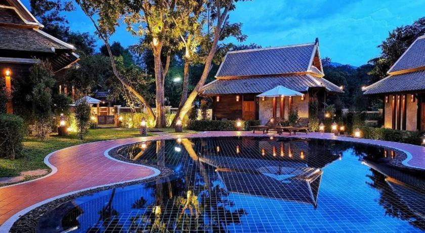 Hotel Ruean Racha Chiang Mai Zewnętrze zdjęcie