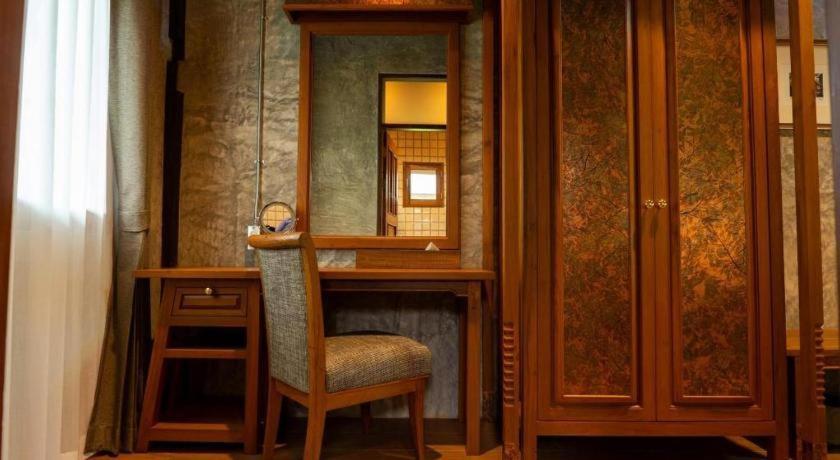 Hotel Ruean Racha Chiang Mai Zewnętrze zdjęcie
