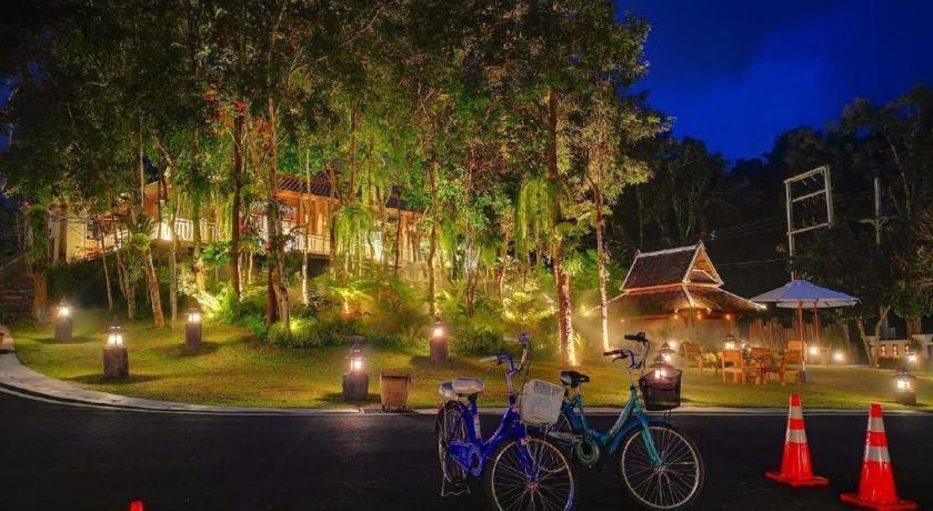 Hotel Ruean Racha Chiang Mai Zewnętrze zdjęcie