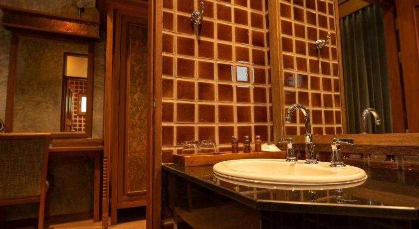 Hotel Ruean Racha Chiang Mai Zewnętrze zdjęcie
