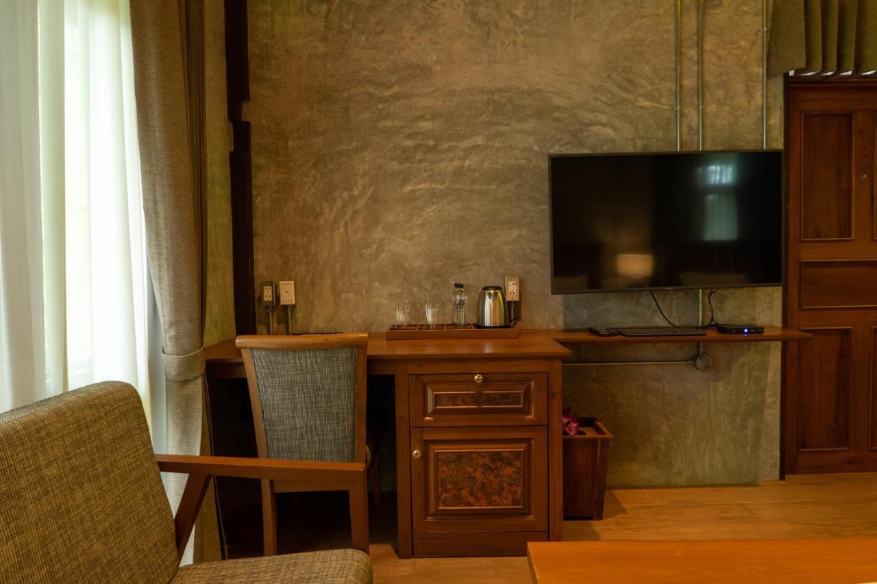 Hotel Ruean Racha Chiang Mai Zewnętrze zdjęcie