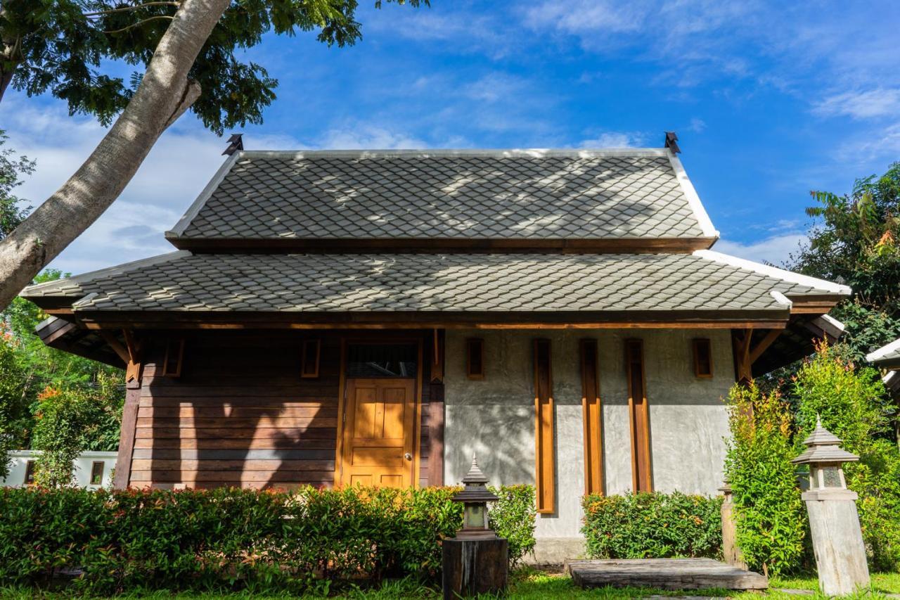 Hotel Ruean Racha Chiang Mai Zewnętrze zdjęcie