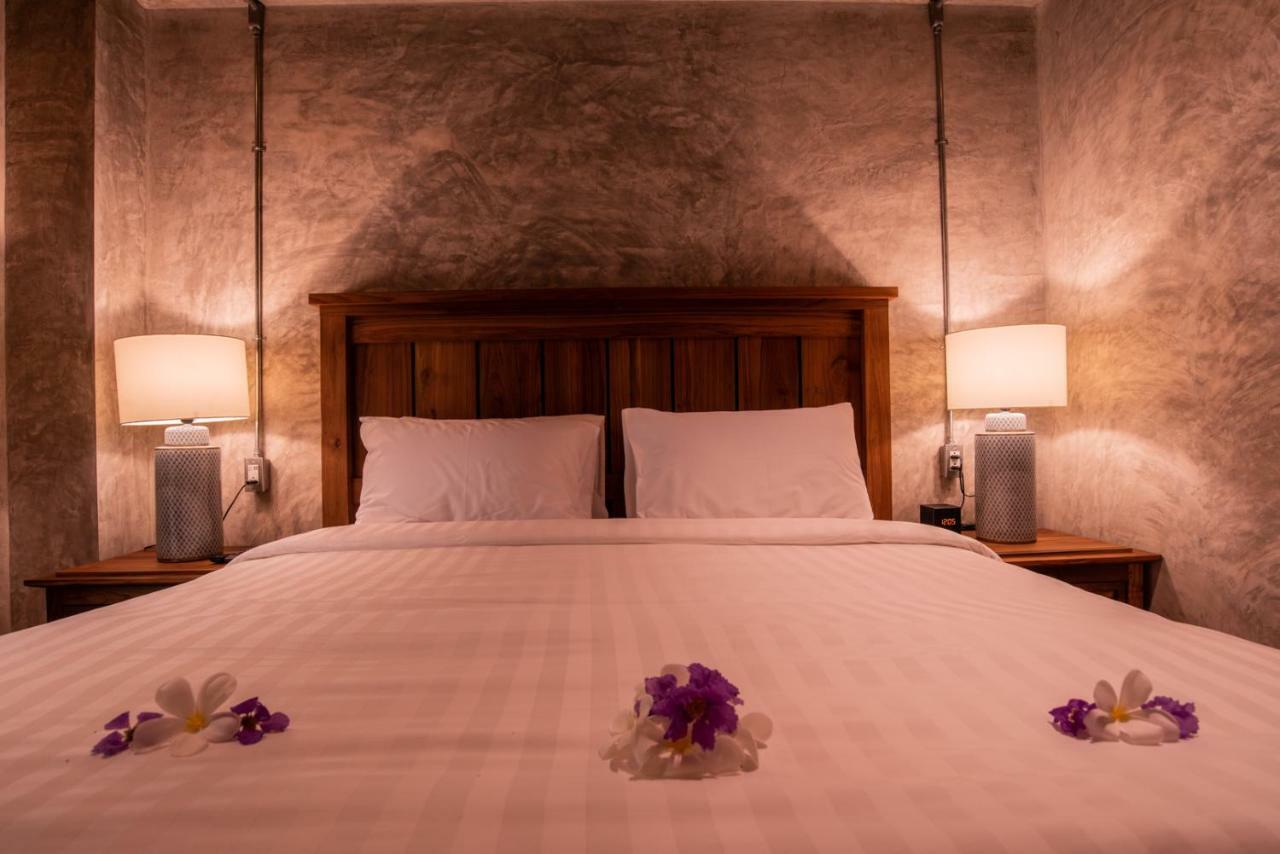 Hotel Ruean Racha Chiang Mai Zewnętrze zdjęcie