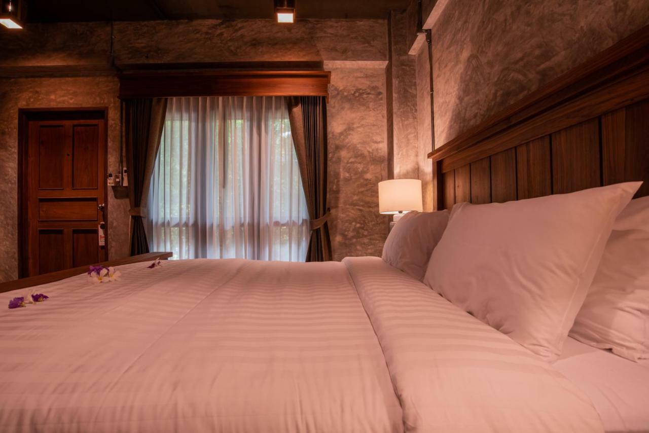 Hotel Ruean Racha Chiang Mai Zewnętrze zdjęcie