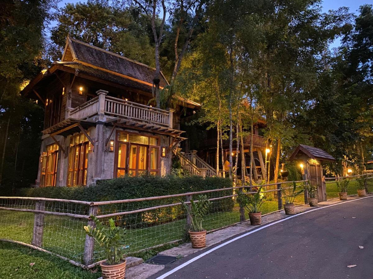 Hotel Ruean Racha Chiang Mai Zewnętrze zdjęcie